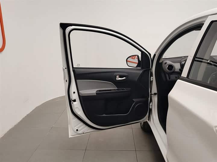 Фото 8 - Changan BenBen E-Star