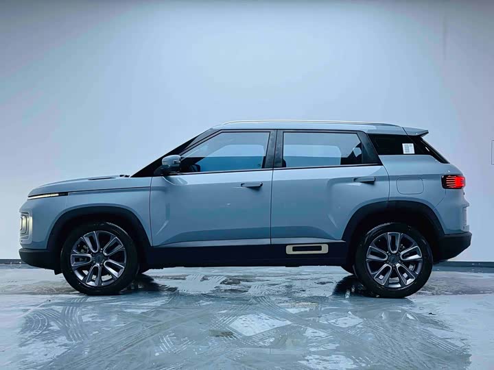 Фото 2 - Geely Icon