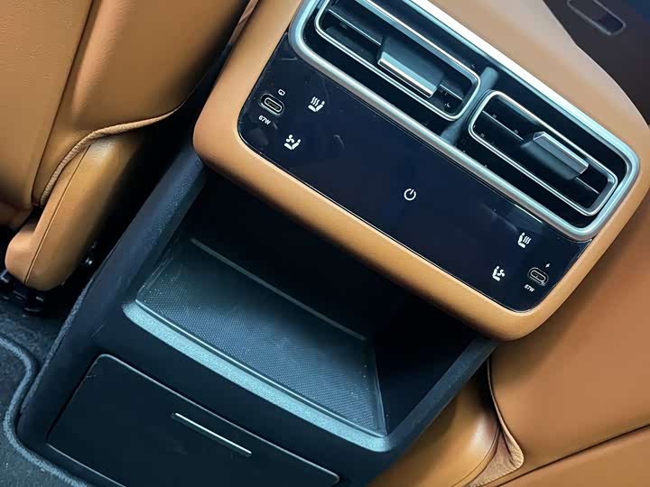 Photo 8 - LiXiang L6