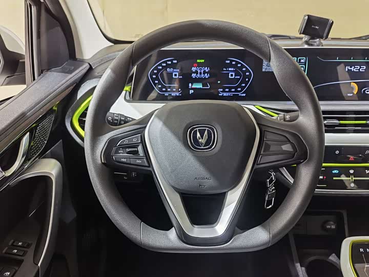 Фото 7 - Changan BenBen E-Star