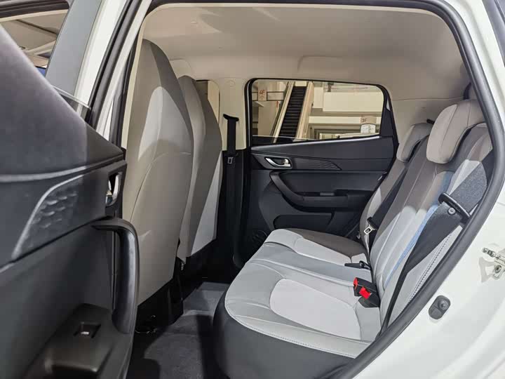 Фото 9 - Changan BenBen E-Star