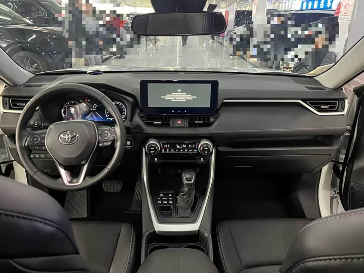 Фото 8 - Toyota Wildlander