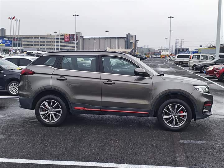 Фото 5 - Geely Atlas