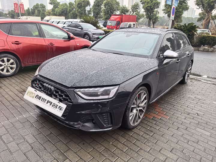 Фото 1 - Audi S4