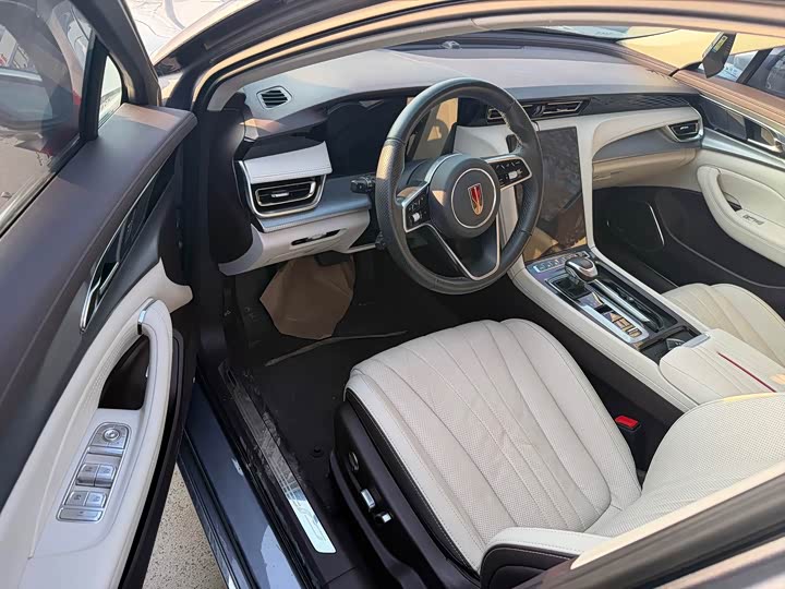 Фото 4 - Hongqi H5