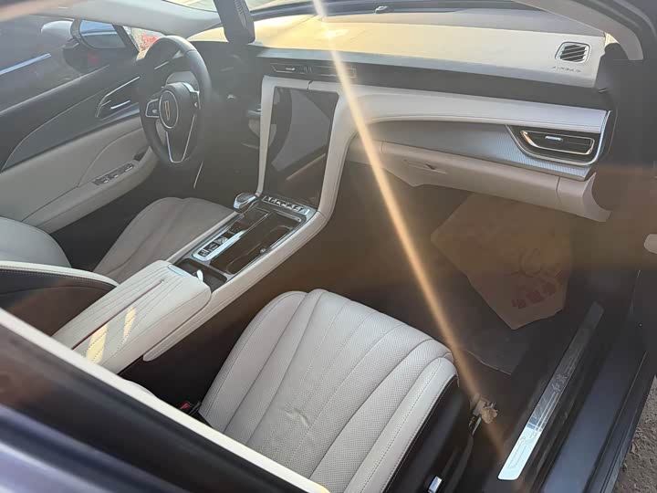 Фото 5 - Hongqi H5