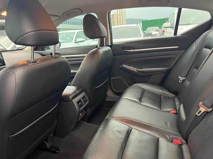 Фото 5 - Nissan Teana