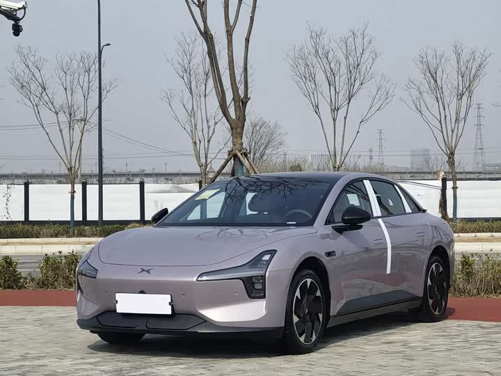 Фото 1 - XPeng Mona M03