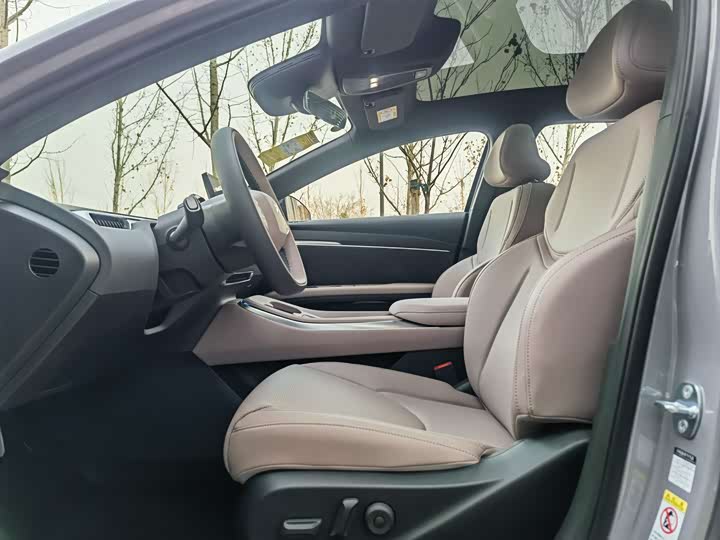 Фото 8 - XPeng Mona M03