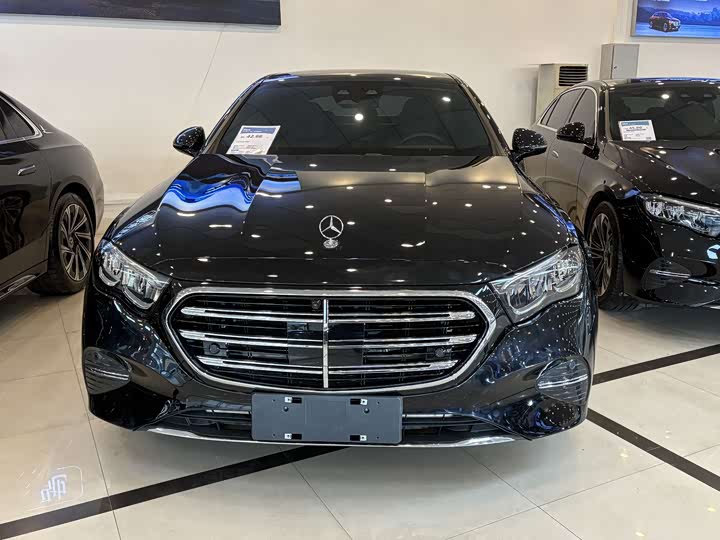 Photo 2 - Mercedes-Benz E-Class