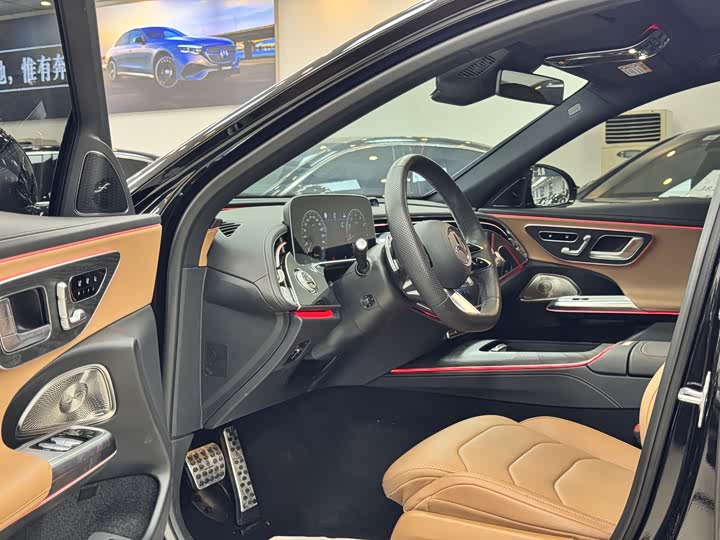 Photo 4 - Mercedes-Benz E-Class