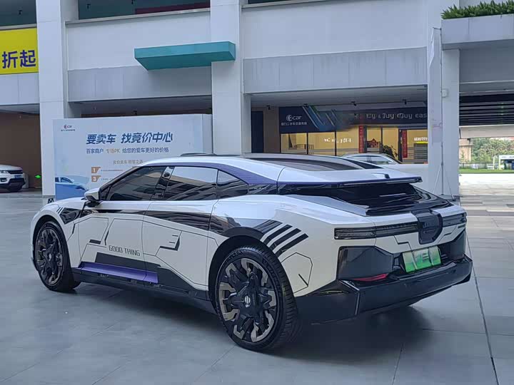 Фото 4 - HiPhi Z