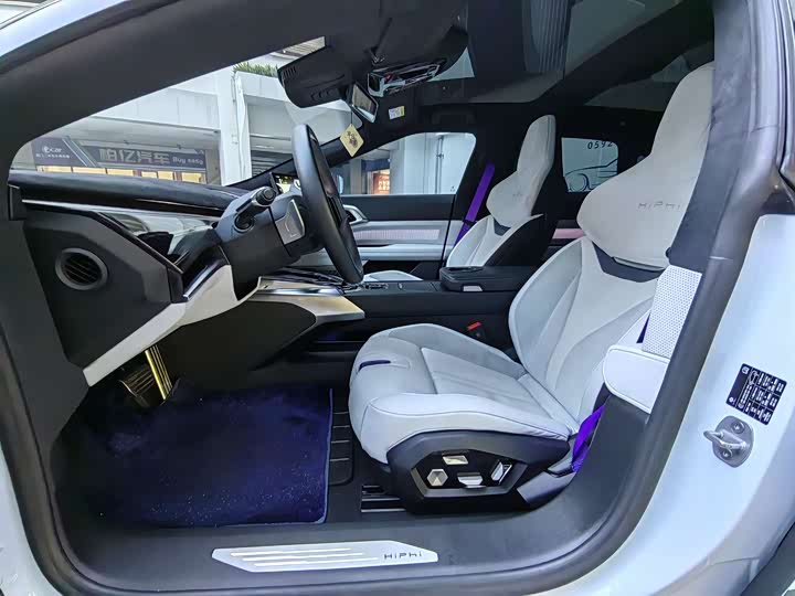 Фото 7 - HiPhi Z