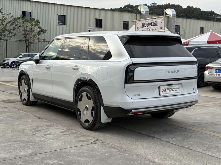 Фото 5 - Zeekr 9X