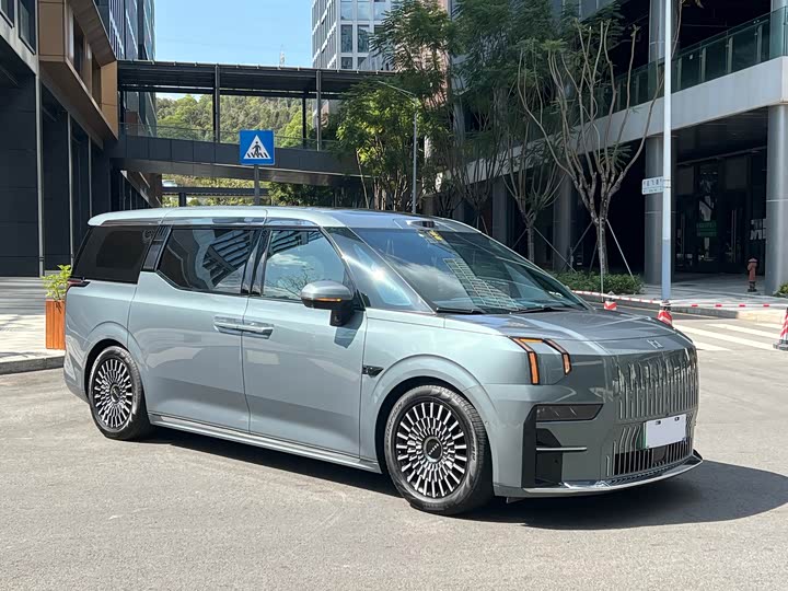 Фото 3 - Zeekr 009