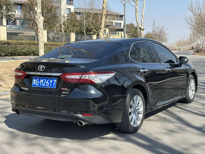 Фото 4 - Toyota Camry