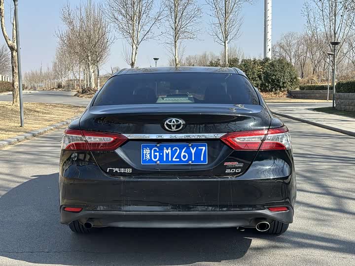 Фото 5 - Toyota Camry