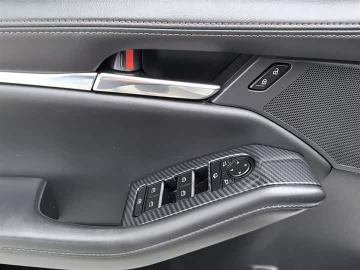 Фото 9 - Mazda 3 (Axela)