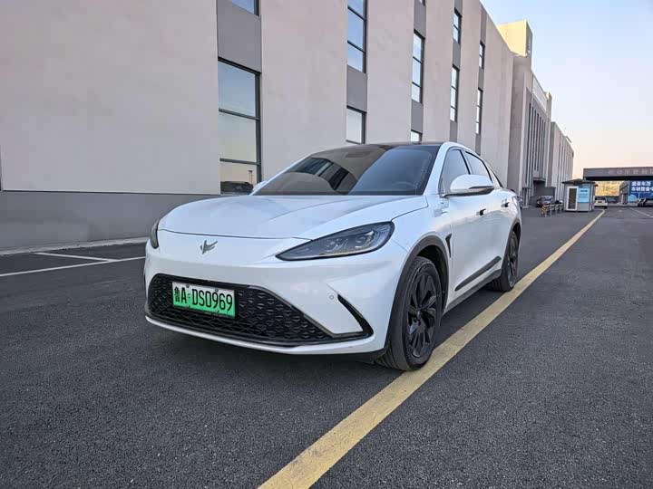 Фото 1 - BAIC Arcfox Alpha S