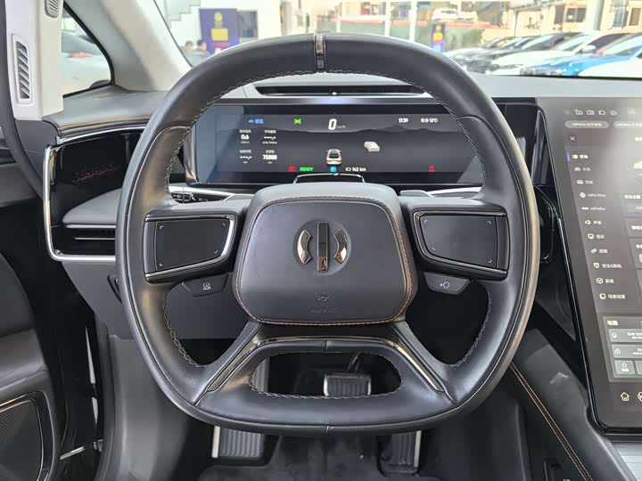 Фото 7 - HiPhi X