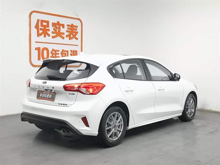 Фото 2 - Ford Focus