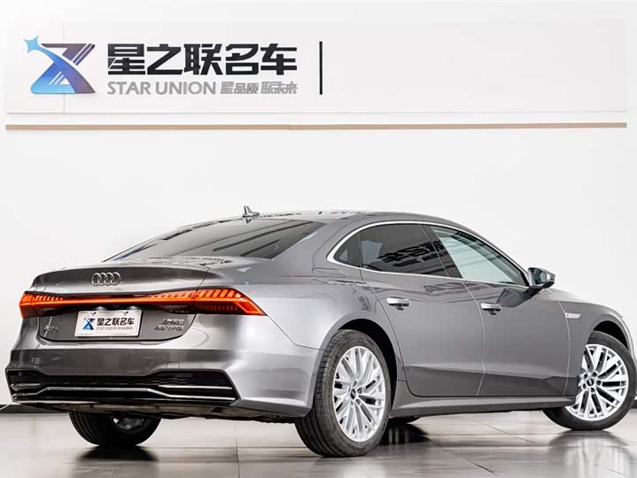 Фото 7 - Audi A7L