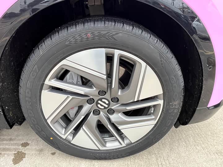 Фото 7 - HiPhi Y