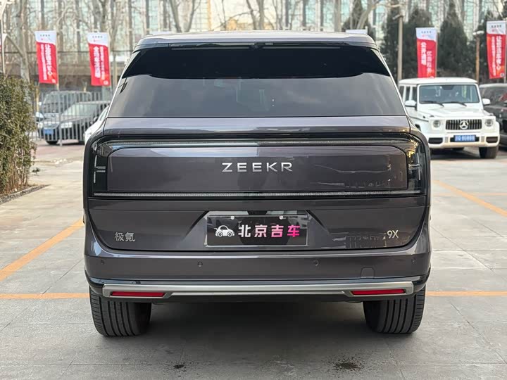 Фото 4 - Zeekr 9X
