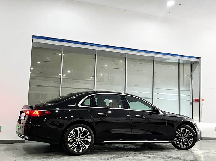 Фото 3 - Mercedes-Benz E-Class Hybrid