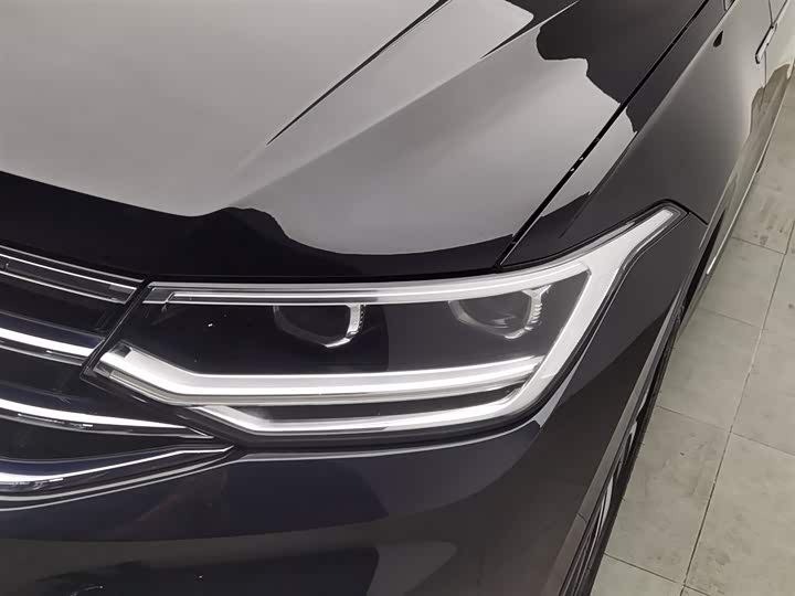 Фото 7 - Volkswagen Tiguan L Pro