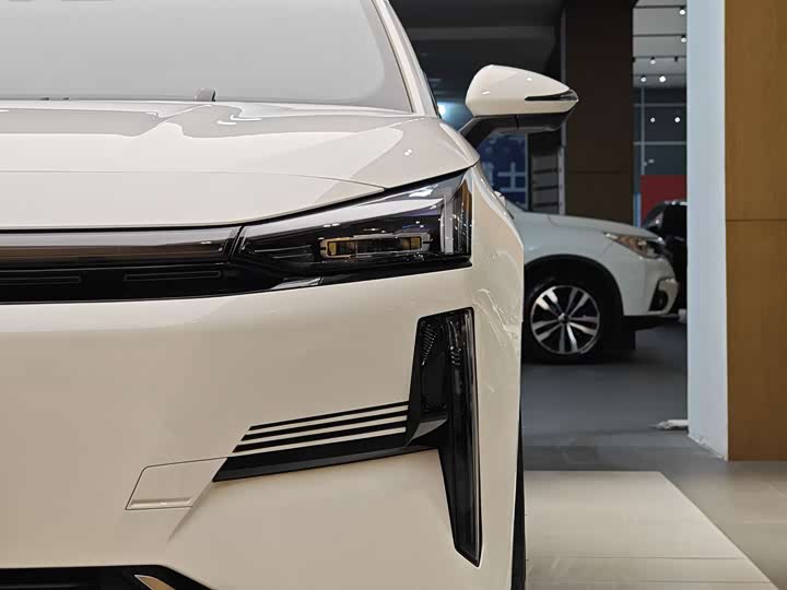 Фото 2 - Geely Galaxy L6