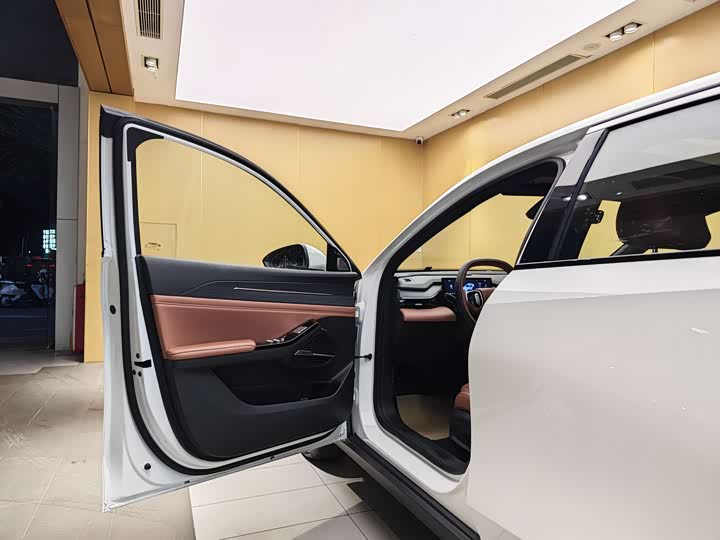 Фото 7 - Geely Galaxy L6