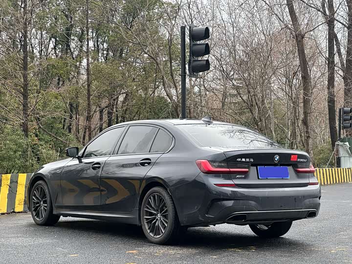 Photo 5 - BMW 3 Series