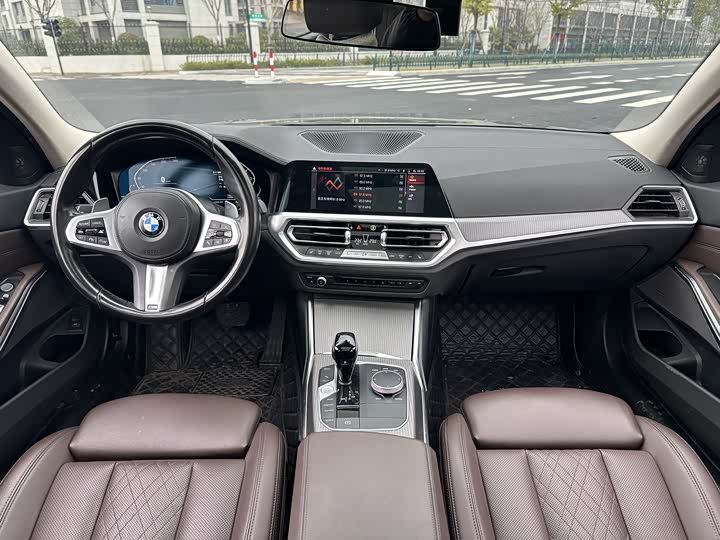 Photo 9 - BMW 3 Series