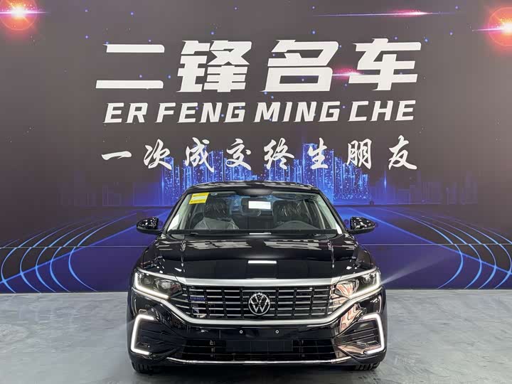 Фото 2 - Volkswagen Passat Hybrid