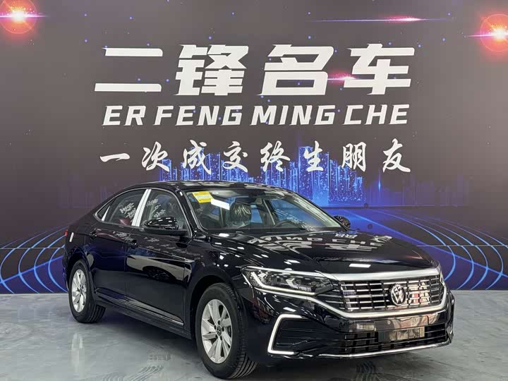 Фото 3 - Volkswagen Passat Hybrid