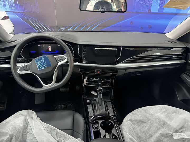 Фото 9 - Volkswagen Passat Hybrid