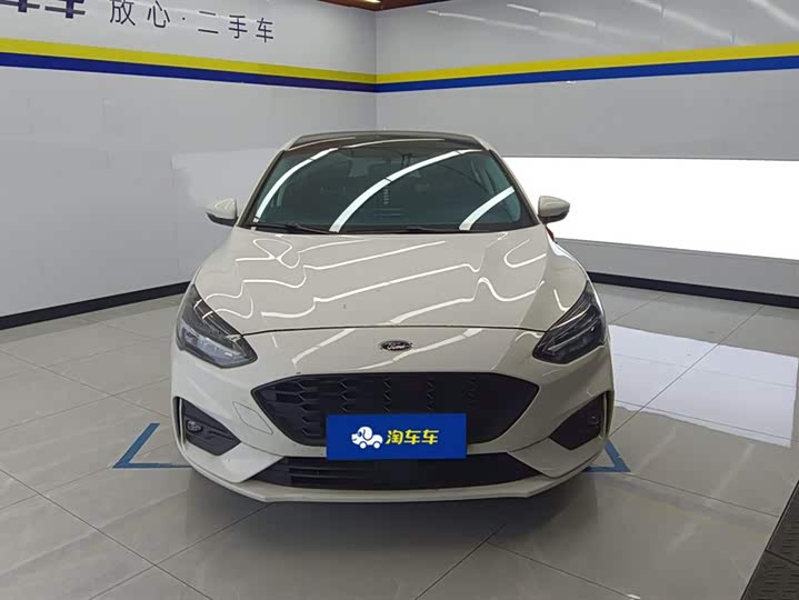 Фото 2 - Ford Focus