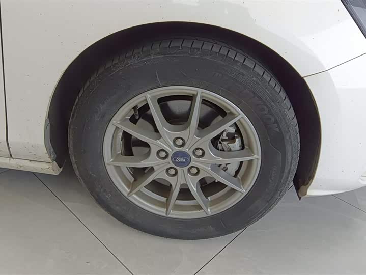 Фото 6 - Ford Focus