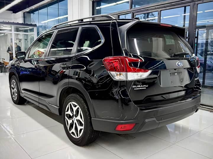 Фото 4 - Subaru Forester