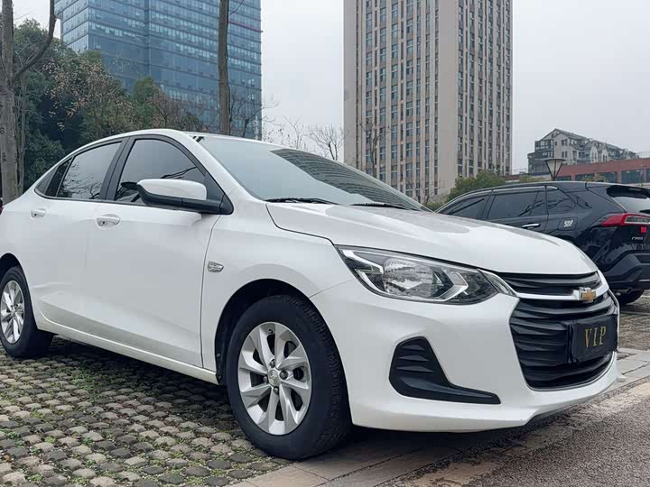 Фото 2 - Chevrolet Onix (Cavalier)