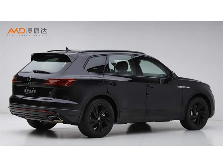 Фото 3 - Volkswagen Touareg