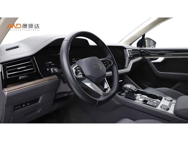 Фото 6 - Volkswagen Touareg