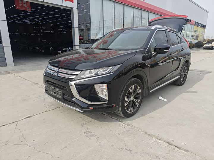 Фото 2 - Mitsubishi Eclipse Cross