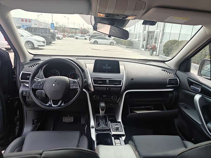 Фото 6 - Mitsubishi Eclipse Cross