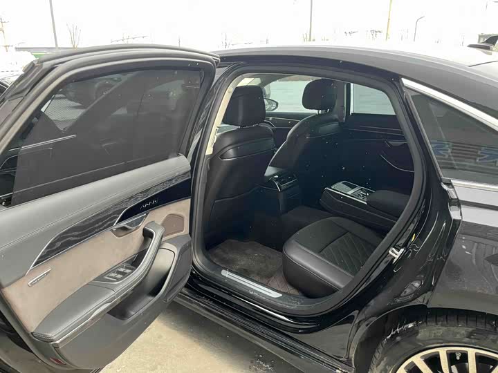 Фото 8 - Audi A8