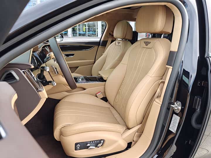 Фото 8 - Bentley Flying Spur