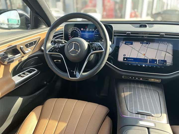 Фото 8 - Mercedes-Benz E-Class Hybrid