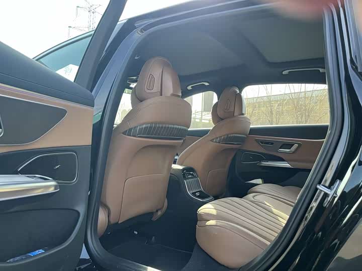 Фото 9 - Mercedes-Benz E-Class Hybrid