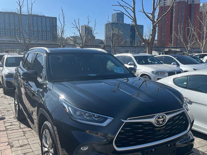 Фото 2 - Toyota Highlander